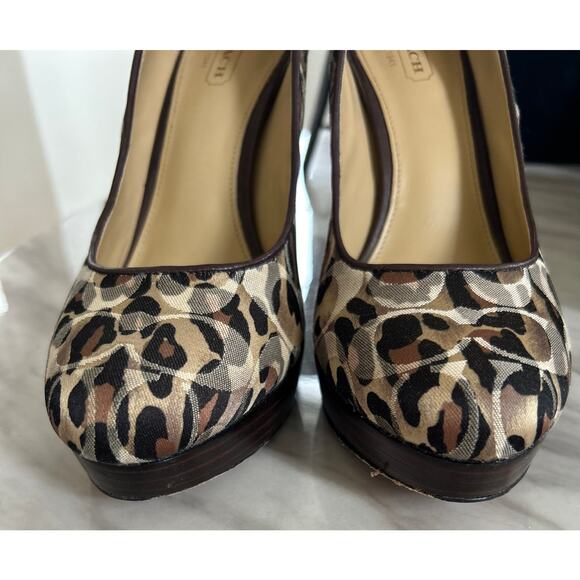 Vintage Y2K Coach Leopard Print Brown Stacked Heel Round Toe Pump - Picture 2 of 9